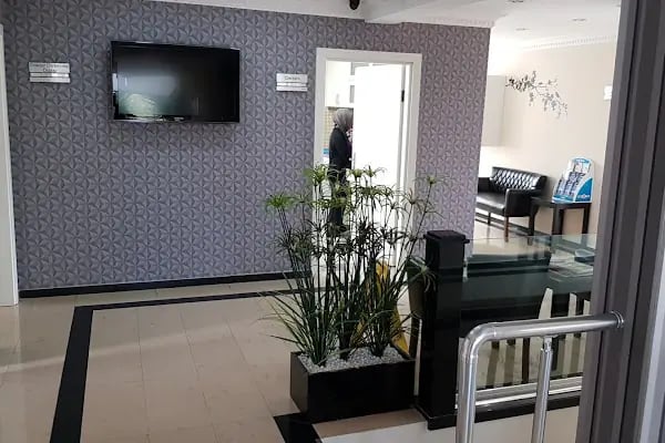 Özel Topaloğlu Ağız ve diş Polikliniği - Dentist - Resim 8