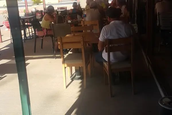 Lila Mor Cafe & Bistro Party House - Resim 3