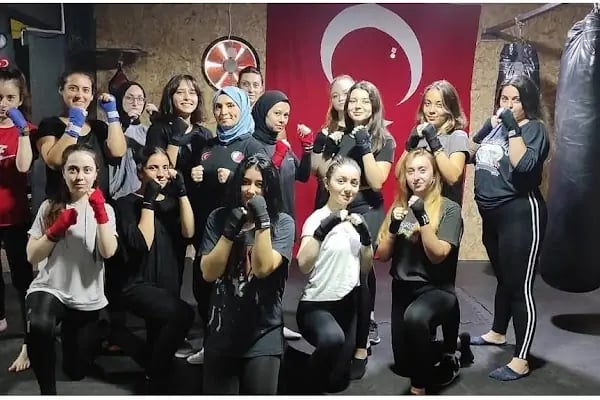 Bursa Kickboks, Muaythai ,MMA, Crossfıt Tekme Boksu Gençlik Ve Spor Kulübü - Resim 11