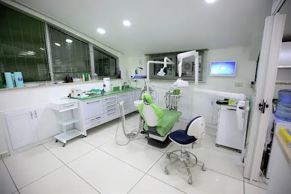 Uzunçarşı Diş Polikliniği - Resim 2