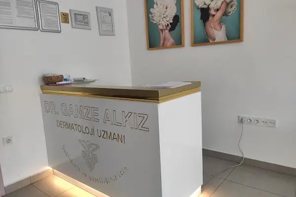 Dermatolog Dr. Gamze Alkız Muayenehanesi - Resim 11