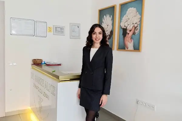 Dermatolog Dr. Gamze Alkız Muayenehanesi - Resim 17