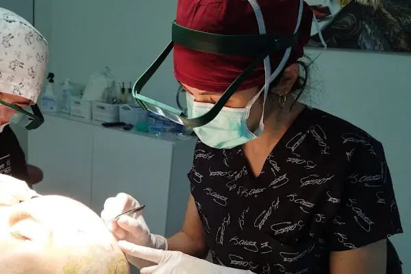 Dermatolog Dr. Gamze Alkız Muayenehanesi - Resim 15