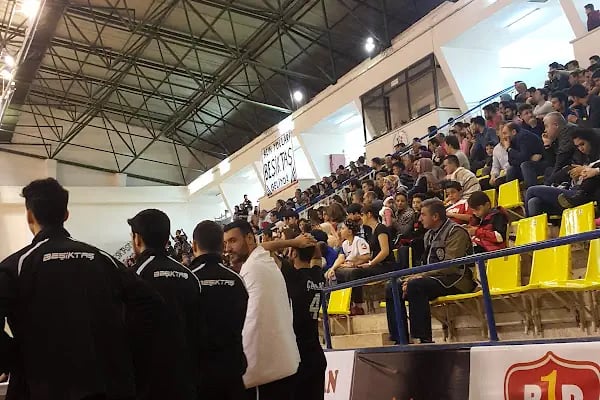 İnegöl Kapalı Spor Salonu - Resim 15