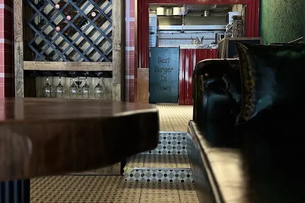 So Big Pub - Resim 7