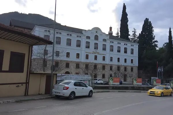 Faruk Saraç Tasarım Meslek Yüksekokulu - Resim 1