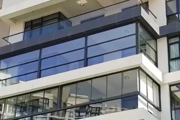 ALYUM Isıcamlı Cam Balkon, Silinebilir Giyotin Cam, Sürme Bayilik - Resim 6
