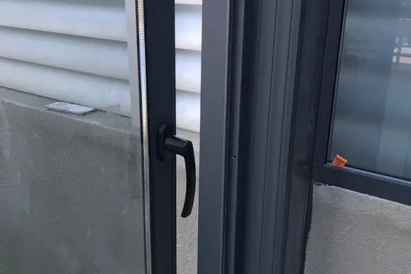 ALYUM Isıcamlı Cam Balkon, Silinebilir Giyotin Cam, Sürme Bayilik - Resim 12