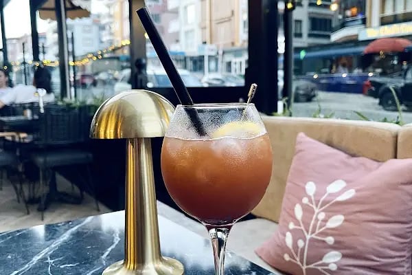 La Perla Café - Resim 8