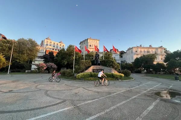 Atatürk Meydanı - Resim 4