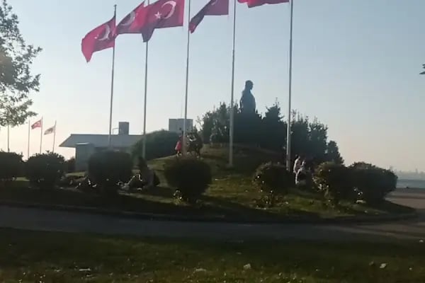 Atatürk Meydanı - Resim 20
