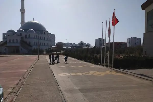 Yenişehir Gençlik Merkezi - Resim 9