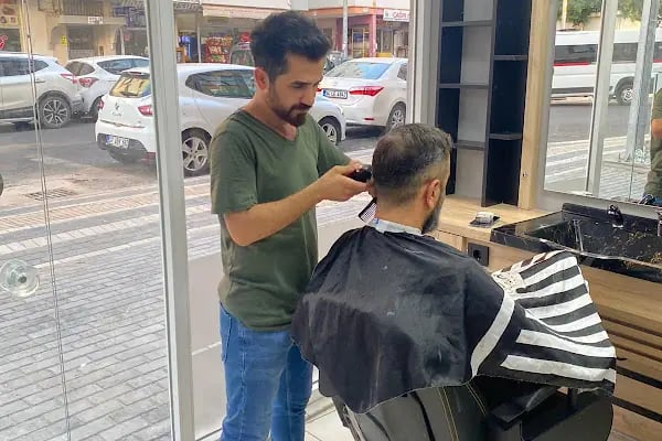 MK HAiR STUDiO MURAT KIZILKAYA - Resim 17