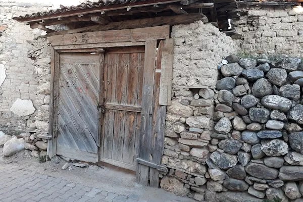 Amasya Üzeyir Emre İlköğretim Okulu - Resim 3