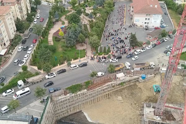 İstanbul - Küçükçekmece Öğretmen Yusuf Kardeş İlkokulu - Resim 3