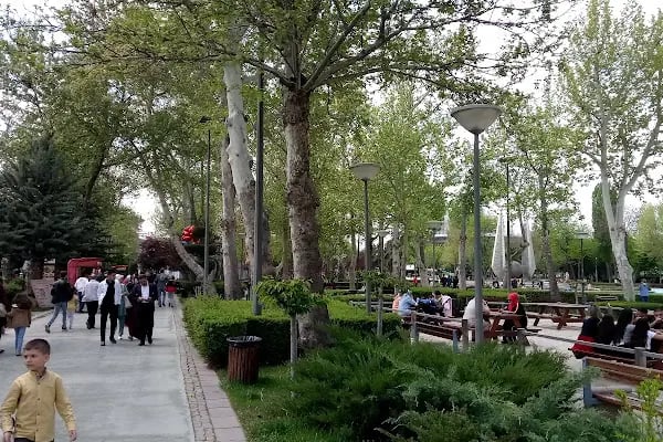 Gençilik Parkı Havuzu Göleti - Resim 6