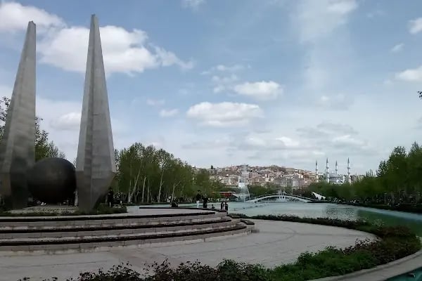 Gençilik Parkı Havuzu Göleti - Resim 4