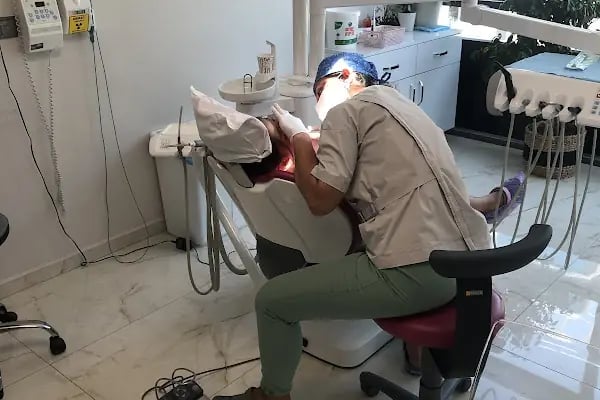 Uzman Diş Hekimi Fatma Türktekin - Resim 4