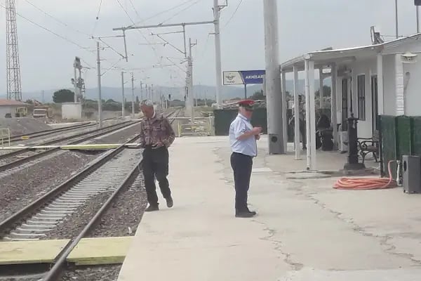 AKHİSAR TREN GARI - Resim 18
