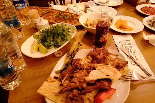 Adanalı Kebap Pide Salonu - Resim 18