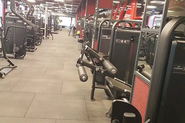 Ultra Max Gym Spor Kompleksi - Resim 17