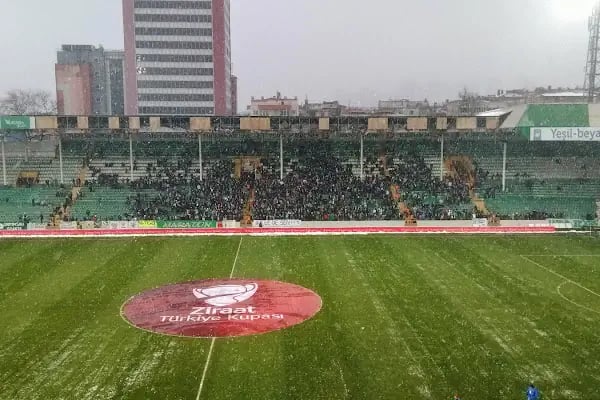 Bursa Atatürk Stadyumu - Resim 1