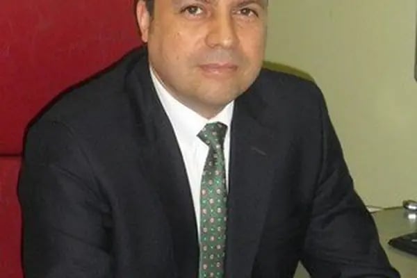 Op. Dr. Candan Hundemir - Beyin Ve Sinir Cerrahisi - Resim 3