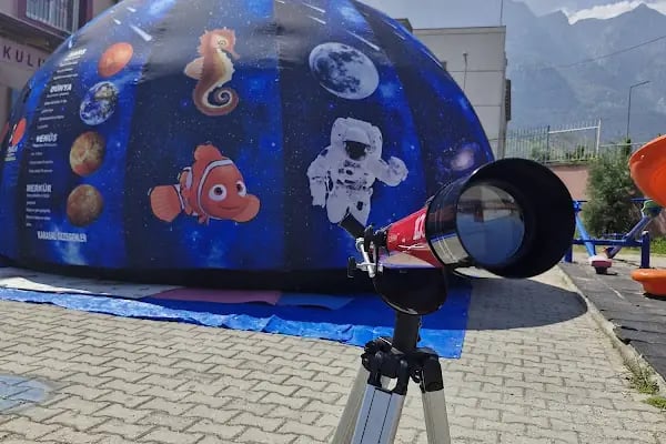 İzmir Parla Planetaryum - Resim 1