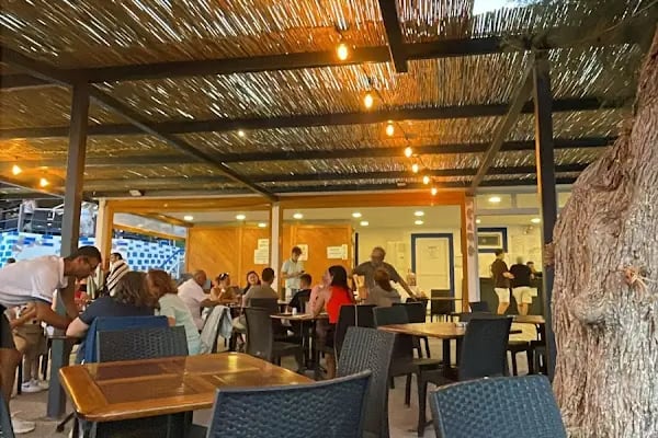 EGE Cafe &amp; Pub - Resim 6