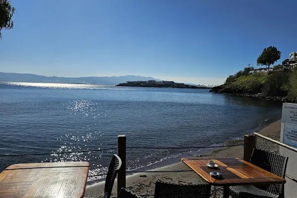 EGE Cafe &amp; Pub - Resim 4