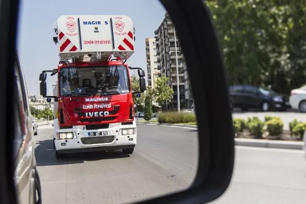 İzmir İtfaiyesi Merkez Hizmet Binası (T.C. İzmir Büyükşehir Belediyesi İtfaiye Dairesi Başkanlığı) - Resim 6