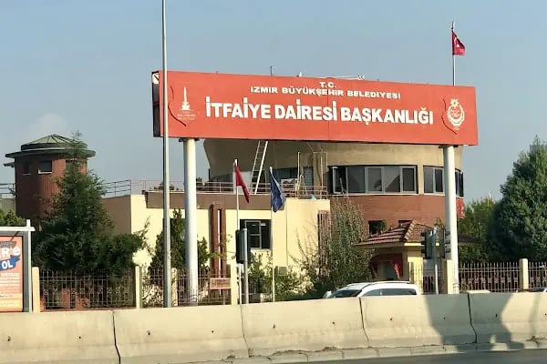 İzmir İtfaiyesi Merkez Hizmet Binası (T.C. İzmir Büyükşehir Belediyesi İtfaiye Dairesi Başkanlığı) - Resim 4
