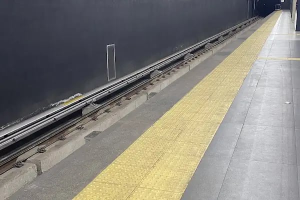 Adliye Metro Durağı - Resim 6