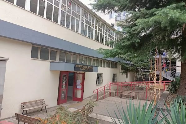 Ankara Üniversitesi Cebeci Kampüsü - Resim 3
