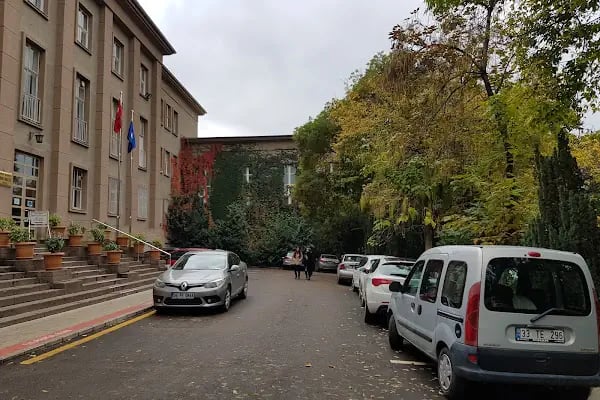 Ankara Üniversitesi Cebeci Kampüsü - Resim 20