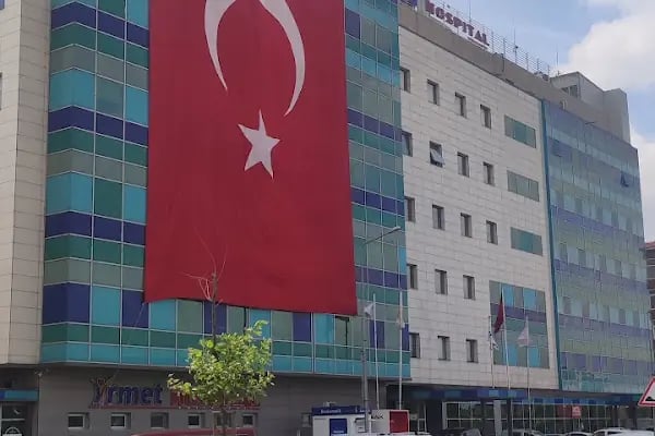 İrmet Hospital International Acil Girişi - Resim 1