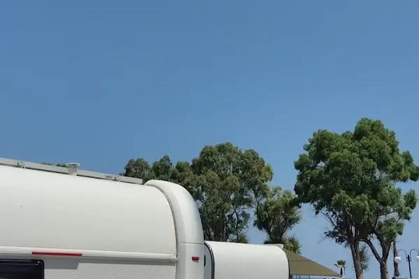 Karavan Kamp Alanı - Resim 11