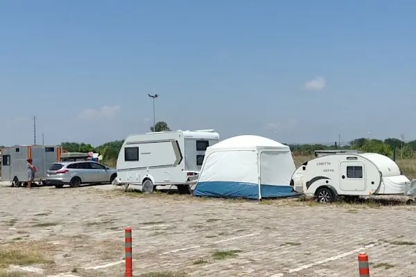 Karavan Kamp Alanı - Resim 17