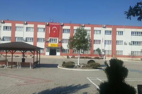 Şehit Zeynep Sağır Anadolu Lisesi - Resim 1