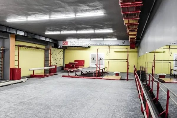 B-GYM SPOR SALONU - Resim 4