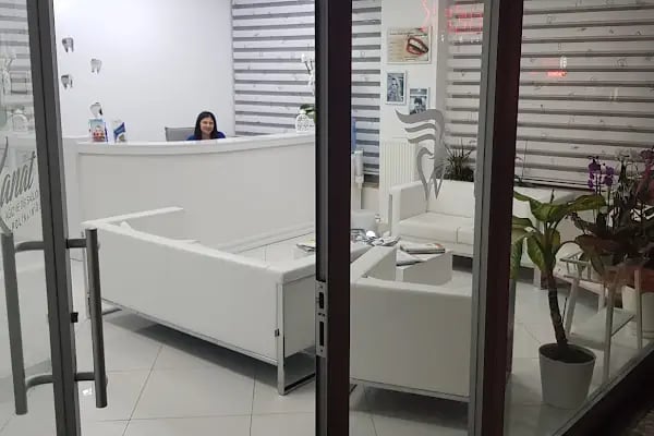 Özel Kanat Ağız ve Diş Sağlığı Polikliniği - Resim 2