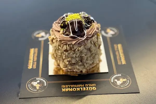Güzelkonak Unlu Mamulleri Tosmur Fırın Cafe Patisserie - Resim 11