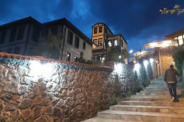 Tarihi Ortamahalle Konakları - Resim 17