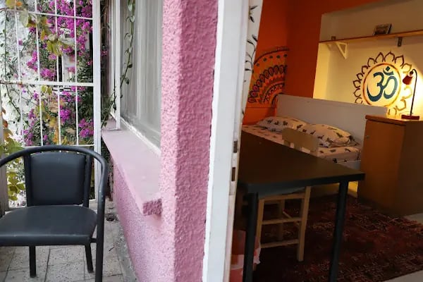 Shantihome Hostel İzmir - Resim 16