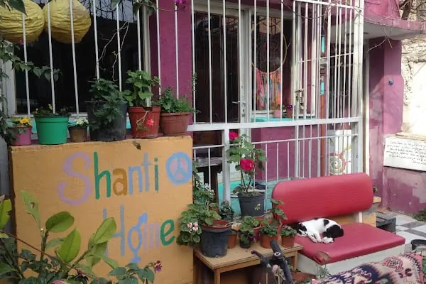 Shantihome Hostel İzmir - Resim 9