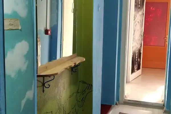 Shantihome Hostel İzmir - Resim 14
