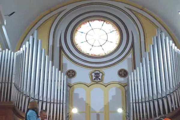 St. Helen Katolik Kilisesi - Resim 18