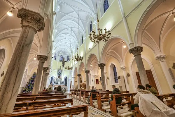 St. Helen Katolik Kilisesi - Resim 3
