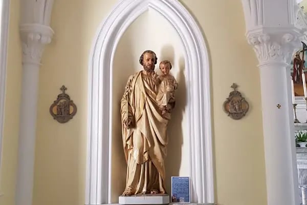 St. Helen Katolik Kilisesi - Resim 6