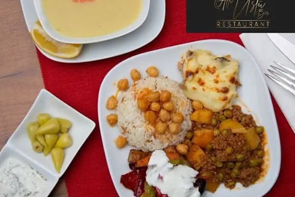 Qule Lounge &amp; Cafe - Resim 3